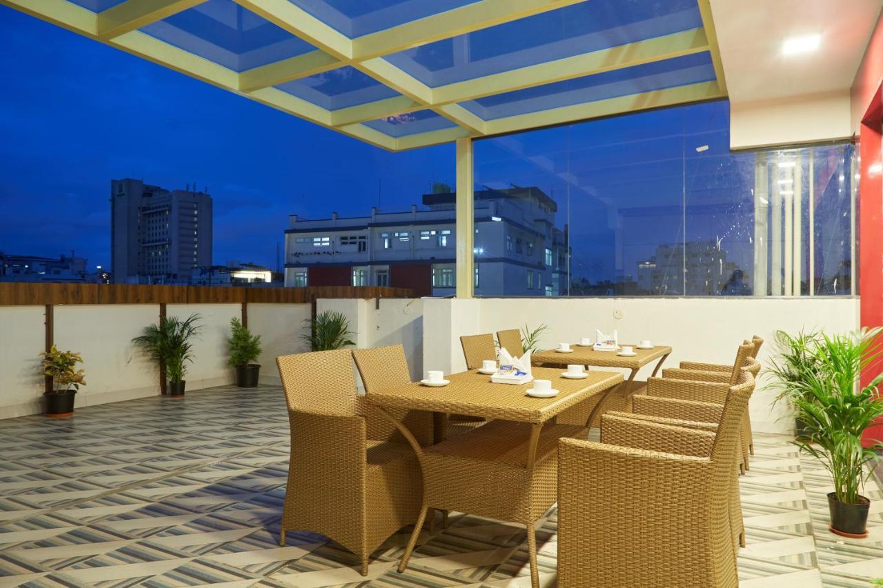 Vovo Premier Hotel Bangalore Eksteriør bilde